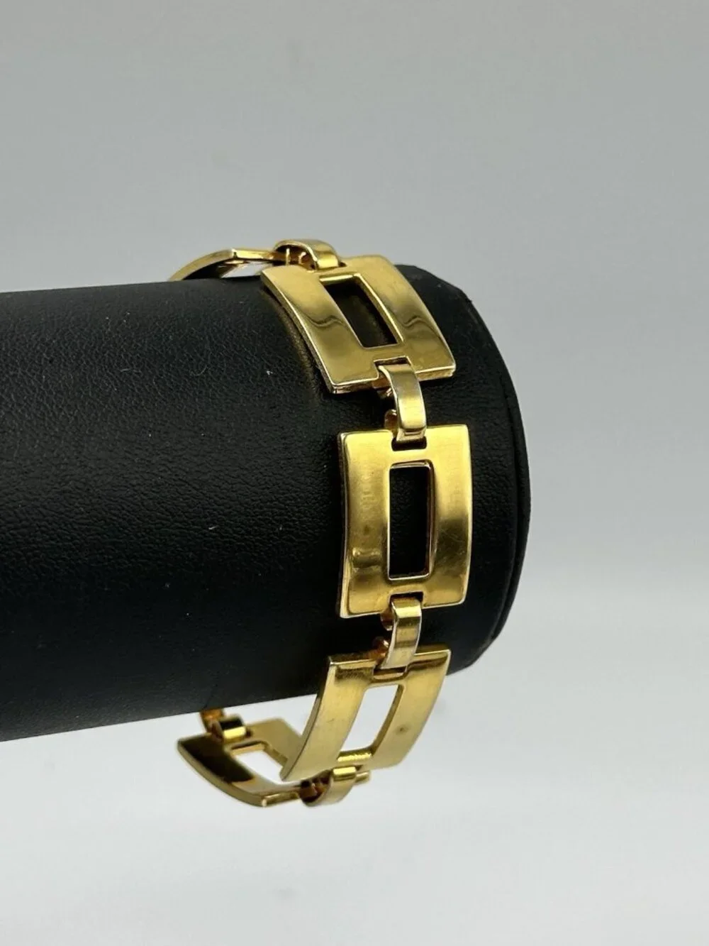 3/$30 Vintage Bracelet Gold Tone Rectangle Links Fold Over Clasp Statement 7.5